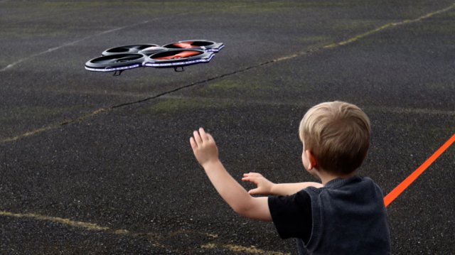A four-year-old child in Roseburg, Oregon at International Drone Day in March 2015.