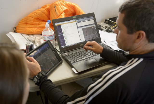 Engineer reviews flight paths using the UAS traffic management research platform Credits: NASA Ames / Dominic Hart