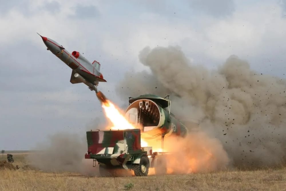 Ukrainian Soviet-Era Tu-143 Reys UAVs Repurposed as Kamikaze Drones