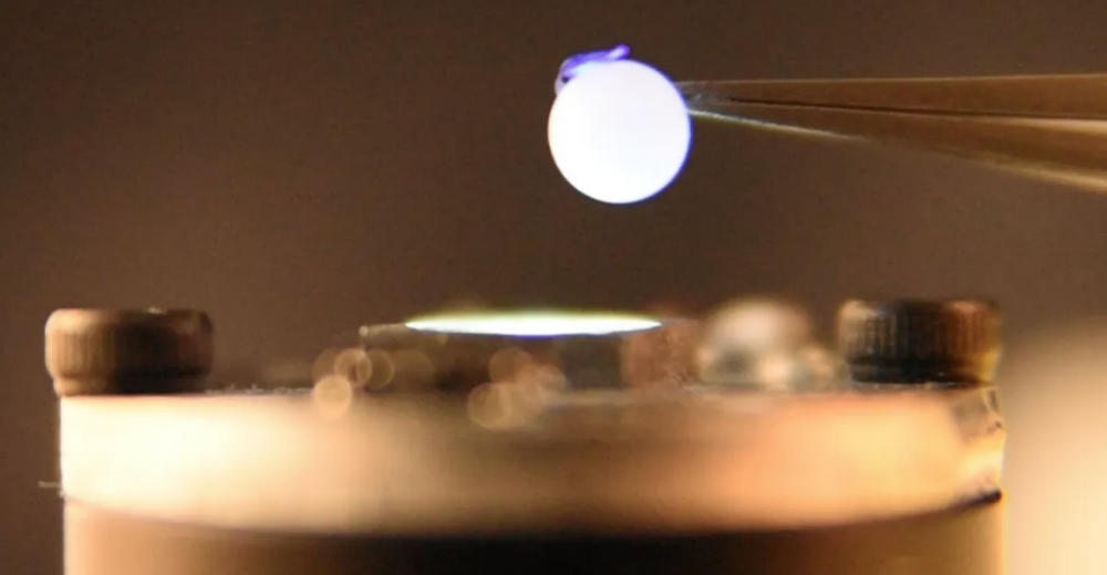 Wireless Energy-Delivering Crystals Could Unleash Drones' Capabilities