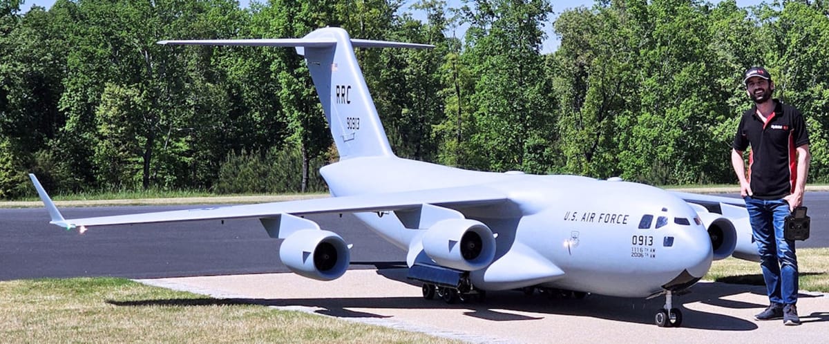 Worlds Biggest RC C-17 Globemaster Maiden Flight