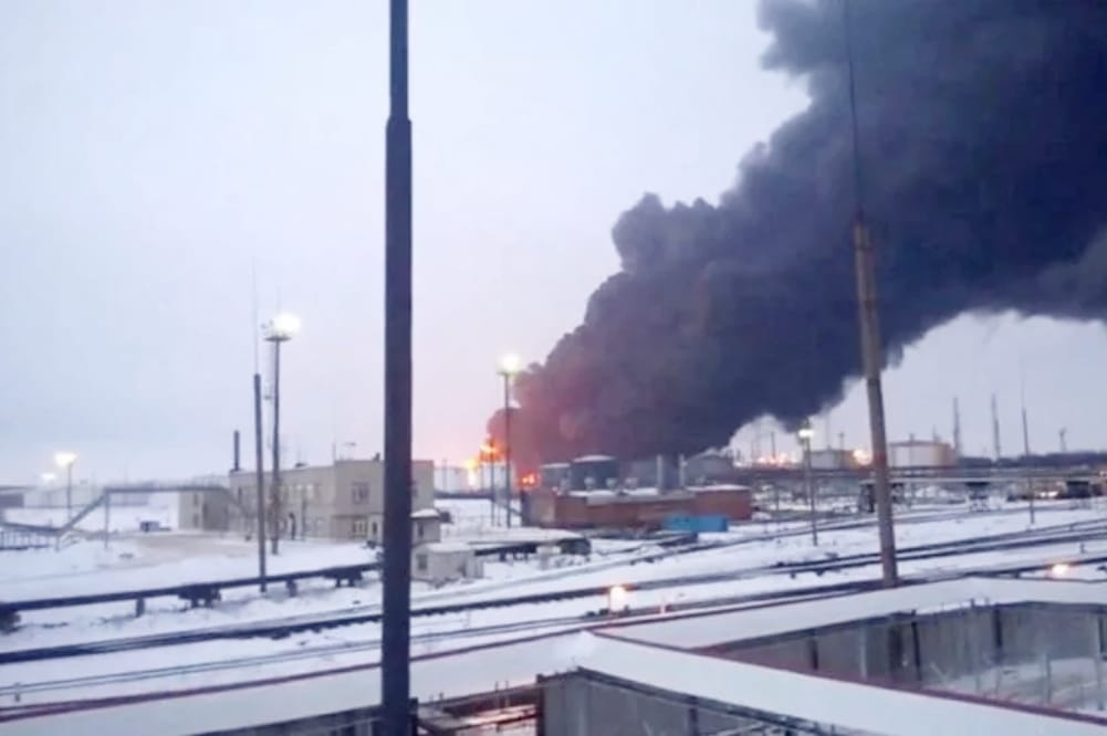 Ukrainian Drones Damage Russian Oil Refineries in Second Day of Attacks