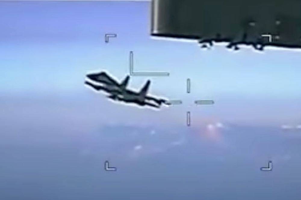 Russian SU-35 Intimidates French Reaper Over the Eastern Mediterranean