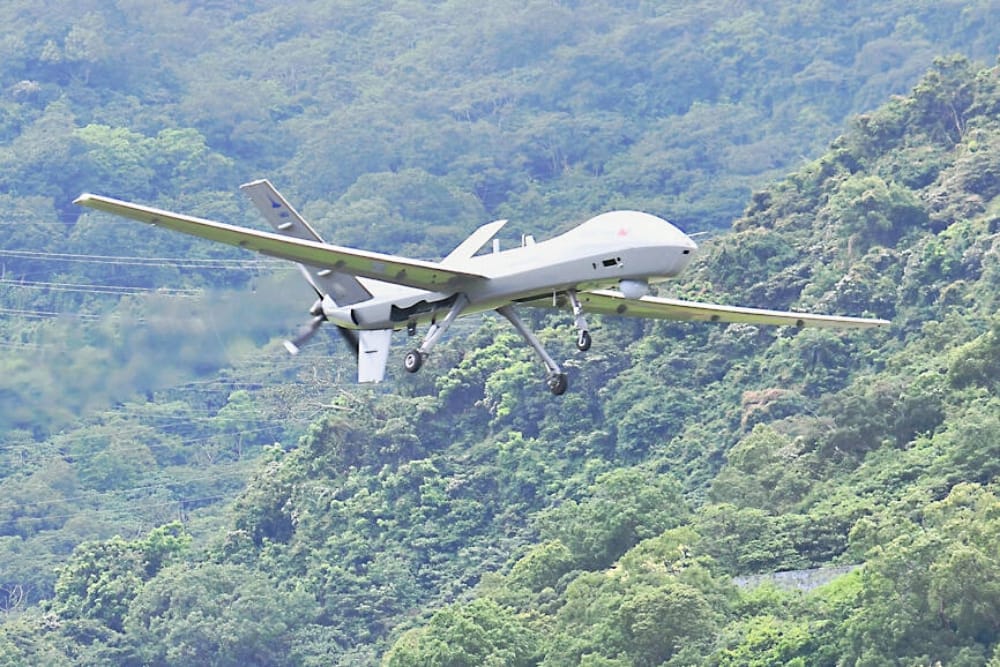 Taiwan's Teng Yun 2 Reconnaissance Drone Completes 20-Hour Flight