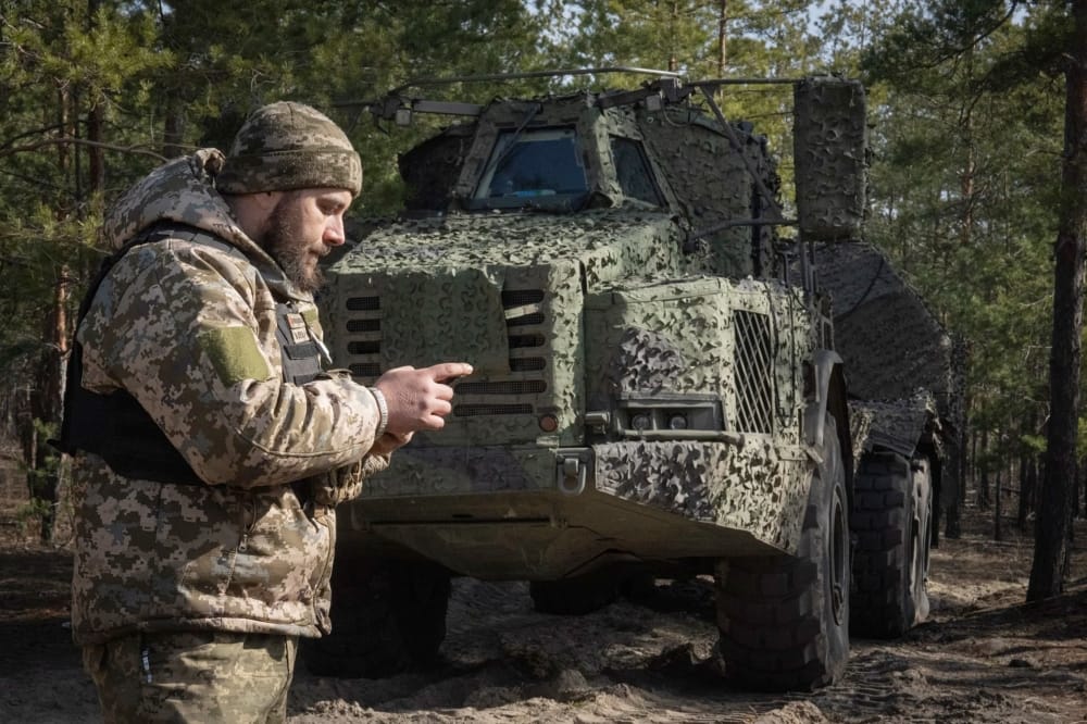 Ukraine Uses Mobile Phones on 6ft Poles to Stop Drones