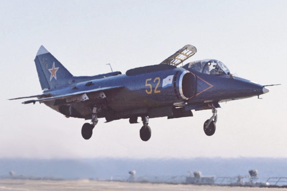 Yakovlev Yak-38 - the Soviet Fighter Everyone Feared (Until they saw It In Action)