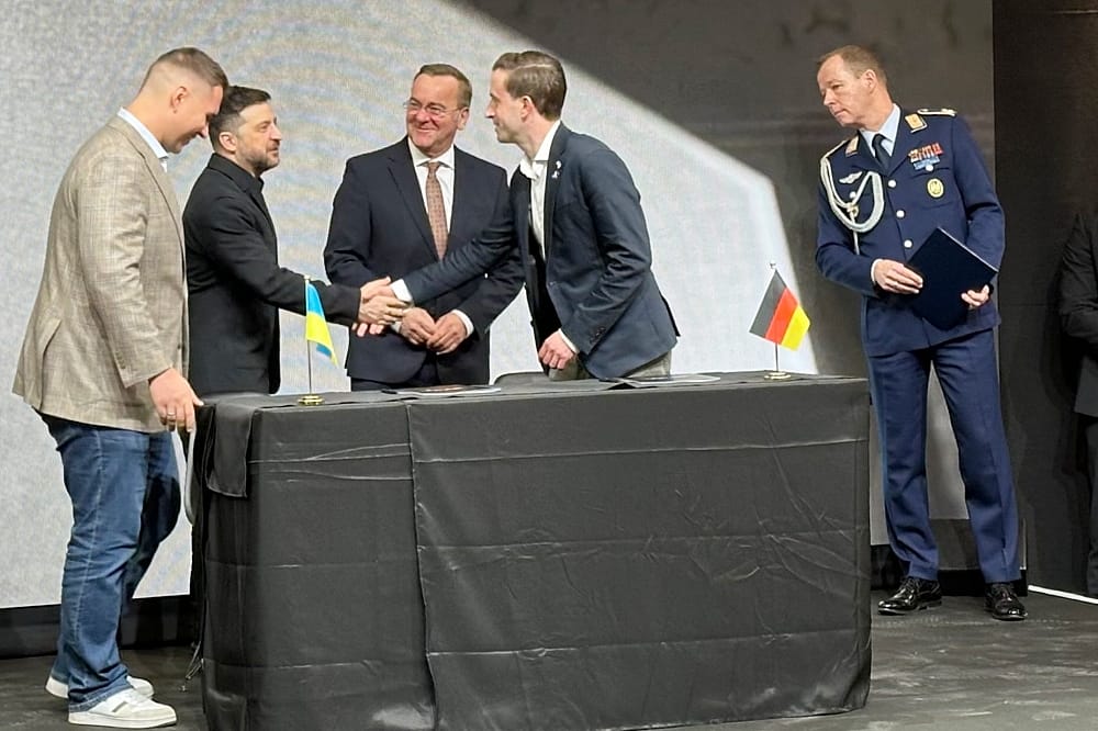 Auterion and Airlogix Launch German-Ukrainian Joint Venture to Scale Autonomous Drone Production