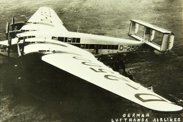 Giant Airliner With Cabins in its Wings | Junkers G38