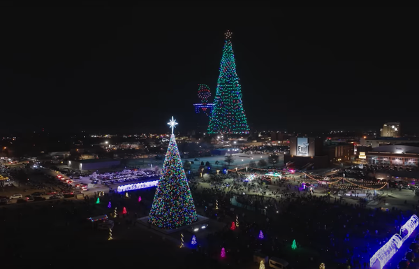 1,000 Drone Christmas Show above America's Tallest Christmas Tree